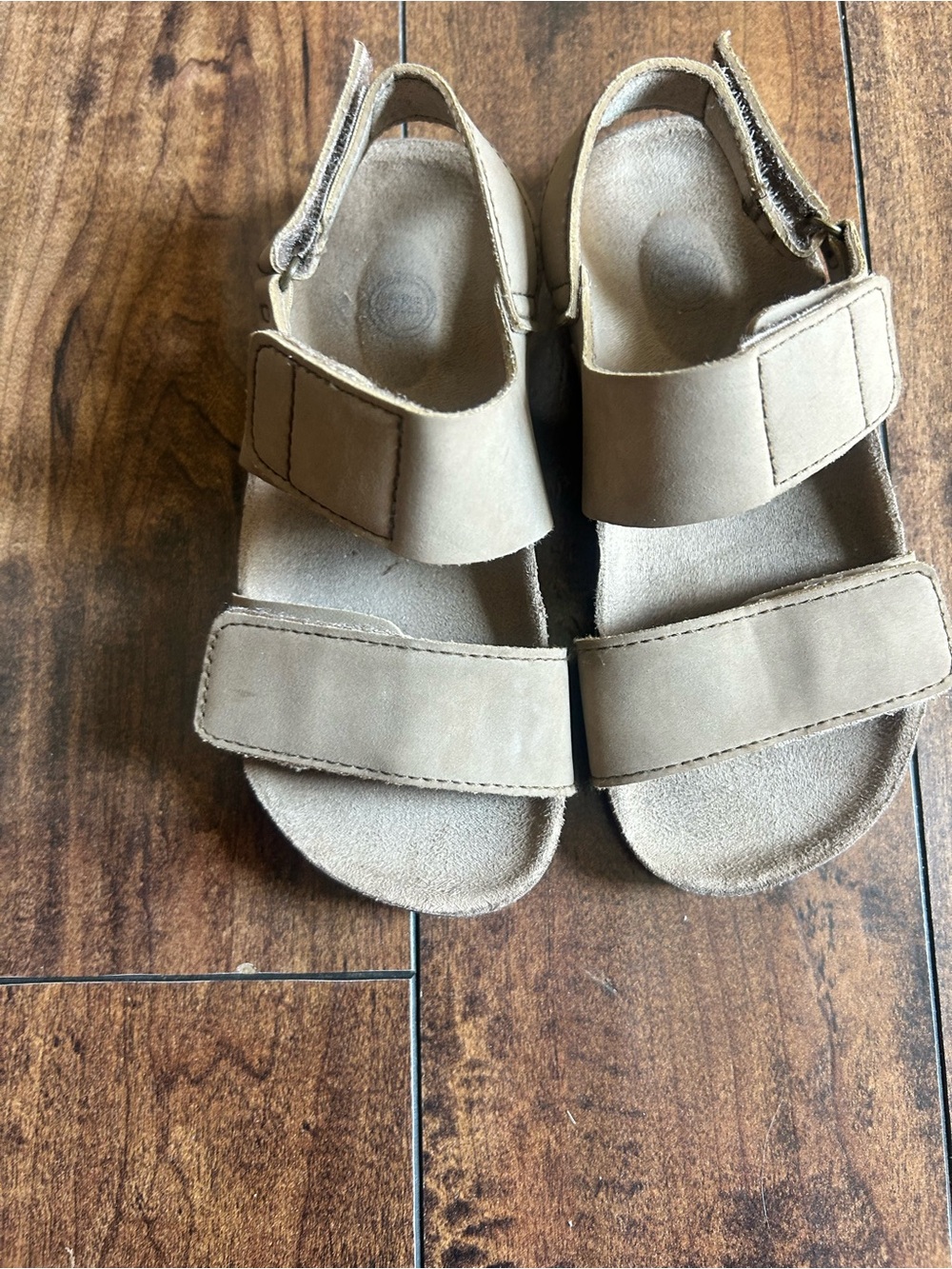 Kids size 12 sandals. Excellent condition